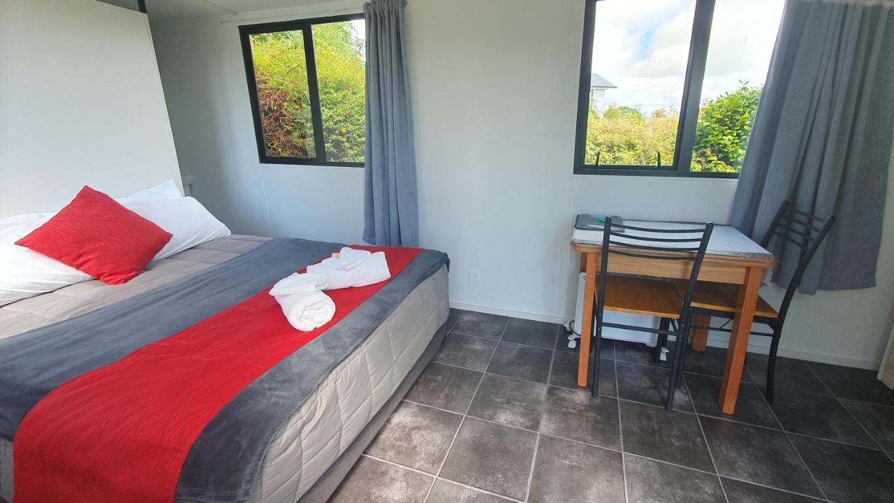 Lakeview Studio Cabin Apartment Kuratau Bagian luar foto